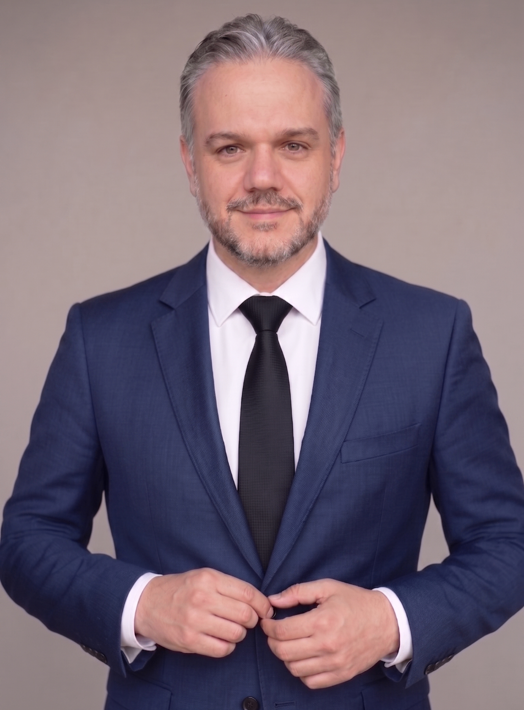 Dr. Sousa Bruno em retrato formal